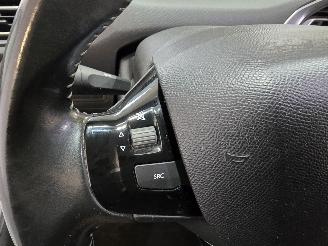 Peugeot 308 1.2 PureTech Blue Lease Premium picture 28