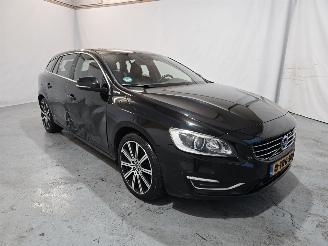 Damaged car Volvo V-60 2.4 D6 AWD Plug-In Hybrid Summum 2014/4