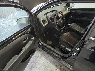 Peugeot 108 1.2 VTi Allure picture 23