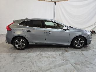 Volvo V-40 2.0 D2 R-Design Business picture 8