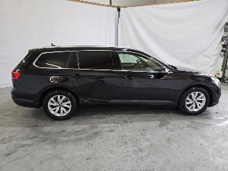 Volkswagen Passat Variant 2.0 TDI Business picture 8