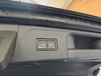 Volkswagen Passat Variant 2.0 TDI Business picture 17