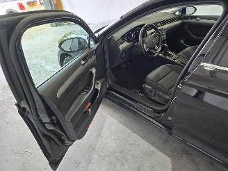 Volkswagen Passat Variant 2.0 TDI Business picture 20