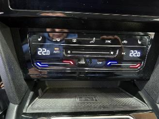 Volkswagen Passat Variant 2.0 TDI Business picture 32