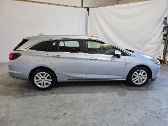 Opel Astra SPORTS TOURER picture 8