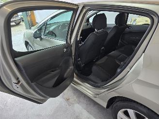 Peugeot 308 1.6 HDiF Style picture 16