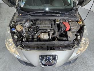 Peugeot 308 1.6 HDiF Style picture 11