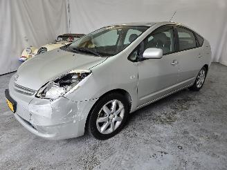 Toyota Prius 1.5 VVT-i picture 3