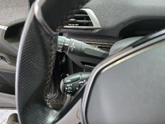 Peugeot 3008 1.2 PureTech GT Line picture 22