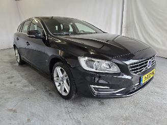 škoda osobní automobily Volvo V-60 2.4 D6 AWD Plug-In Hybrid Summum 2013/8