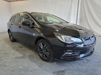 krockskadad bil auto Opel Astra SPORTS TOURER 2019/11