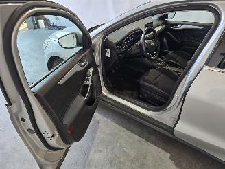 Ford Focus 1.0 EcoBoost Titanium Business picture 16