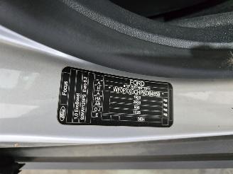 Ford Focus 1.0 EcoBoost Titanium Business picture 12