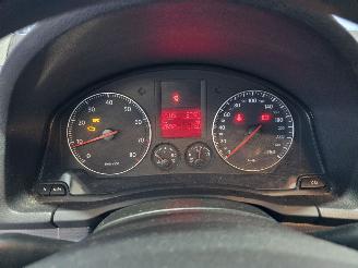 Volkswagen Golf 1.6 FSI Trendline picture 25