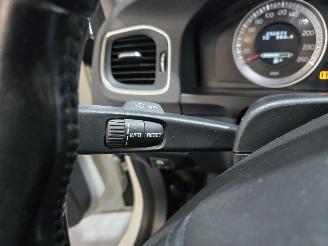 Volvo V-60 2.4 D5 Summum picture 23