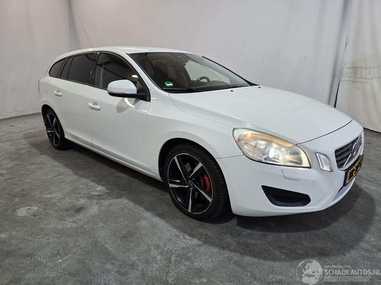 Volvo V-60 2.4 D5 Summum