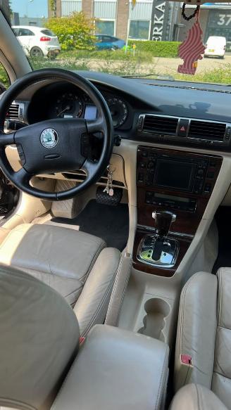 Skoda Superb 2.8 V6 Elegance picture 18