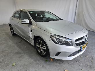 Vaurioauto  passenger cars Mercedes A-klasse 160 Ambition 2015/10