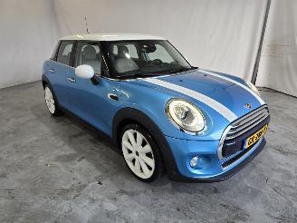 krockskadad bil auto Mini Cooper 1.5 Cooper Chili Serious Business 2015/6