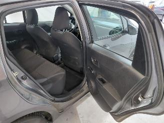 Toyota Yaris 1.3 VVT-i Now picture 14
