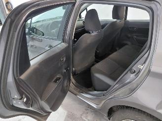 Toyota Yaris 1.3 VVT-i Now picture 12