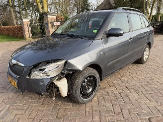 skadebil auto Skoda Fabia 1.4-16V ELEGANCE    v 2008/8