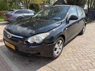krockskadad bil auto Hyundai I-30 1.6i Dynamic 2010/1