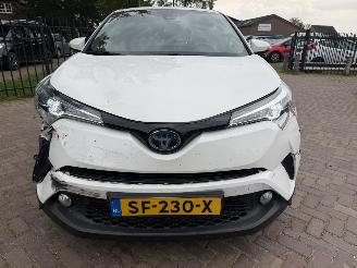 Toyota C-HR 1.8 Hybrid Dynamic picture 3