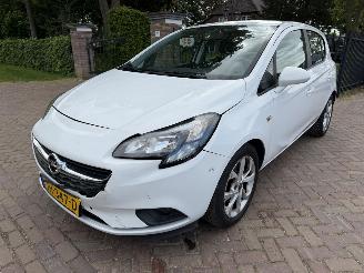 Vaurioauto  passenger cars Opel Corsa-E 1.0 Turbo Edition 66 Kw 2016/4