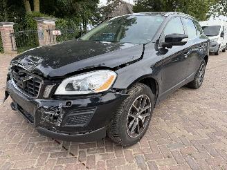 Voiture accidenté Volvo Xc-60 2.4 D5 AWD Summum 215 pk 2012/2