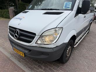skadebil auto Mercedes Sprinter 311 2.2 CDI 366 rolstoellift 9 persoons 2010/11
