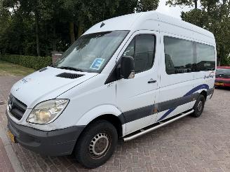 Schadeauto Mercedes Sprinter 311 2.2 CDI 366 rolstoellift 9 persoons 2010/11