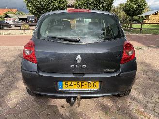 Renault Clio 1.6-16V Dynamique Luxe picture 6