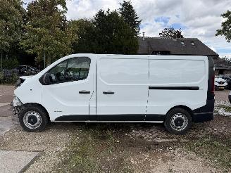 damaged commercial vehicles Renault Trafic 1.6 dCi T29 L2H1 Comfort 2017/6