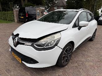 uszkodzony samochody osobowe Renault Clio Estate 1.5 dCi ECO Expression 2014/11