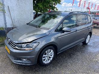  Volkswagen Touran 1.2tsi clima/navi/pdc v+a 2017/3