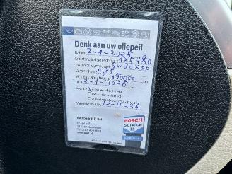 BMW 5-serie 528i x-drive luxury picture 17