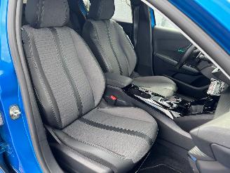 Peugeot 208 1.2pt automaat picture 14