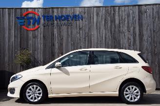 skadebil auto Mercedes B-klasse B180D Airco Navi Cruise Stoelverwarming 80KW Euro 6 2018/3