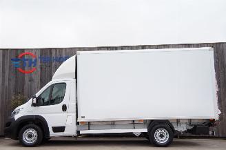 krockskadad bil auto Fiat Ducato 2.3 MJT Koffer Laadklep Airco Navi Cruise 103KW Euro 6 2021/2