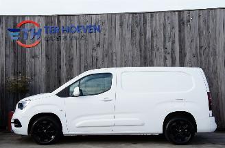 krockskadad bil auto Opel Combo 1.5D Innovation Lang Airco Navi Cruise Stoelverw. Keyless Entry + Go 96KW 2019/5