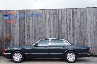 Unfallwagen Jaguar XJ Sovereign 3.2 V8 Airco Navi Cruise 174KW 2000/5