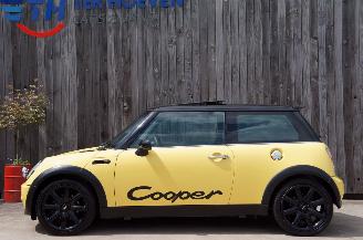 Schadeauto Mini Cooper 1.6 Airco Cruise Pano Stoelverwarming 85KW Euro 4 2003/7