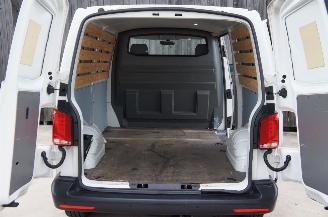 Volkswagen Transporter T6 2.0 TDi Lang Automaat Airco Navi Cruise Apple Carplay 110KW Euro 6 picture 8
