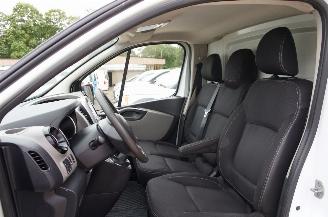 Renault Trafic 1.6 DCi Lang Airco Navi Cruise Trekhaak 89KW Euro 6 picture 13