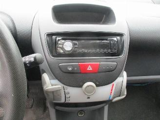 Peugeot 107 1.0-12V XR 5drs picture 20
