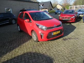 Schadeauto Kia Picanto 1.0 Dpi DynamicLine NAP 2020/11