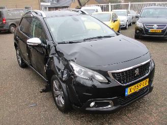uszkodzony samochody osobowe Peugeot 2008 1.5 BlueHD BL ALL 2019/4