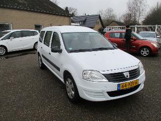 Damaged car Dacia Logan MCV 1.6 MPI Ambiance 2011/4