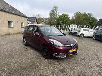 Schadeauto Renault Grand-scenic 1.5 dCi Expression REST BPM €500,-!!! 2014/2